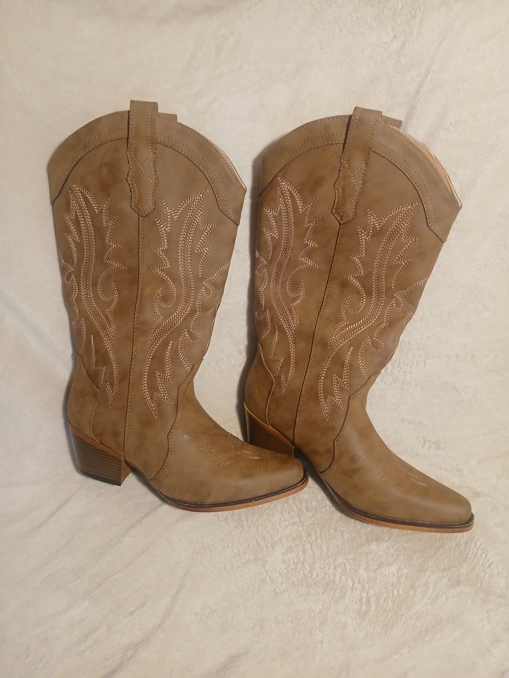 Classic Tan Western Cowboy Boots - Women
